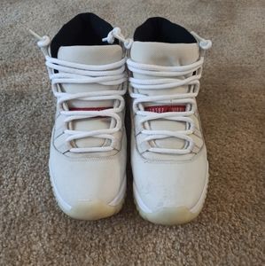 Jordan 11 "Platinum tint"